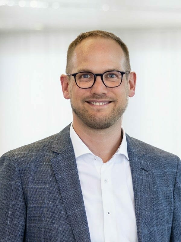 benedikt-bueker_team