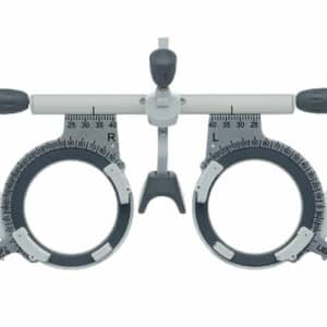 Oculus UB‑6 Universal‑Messbrille mit zwölf Steckplätzen, verstellbarem Nasensteg und 2.5° Achsenskalen für Refraktionen